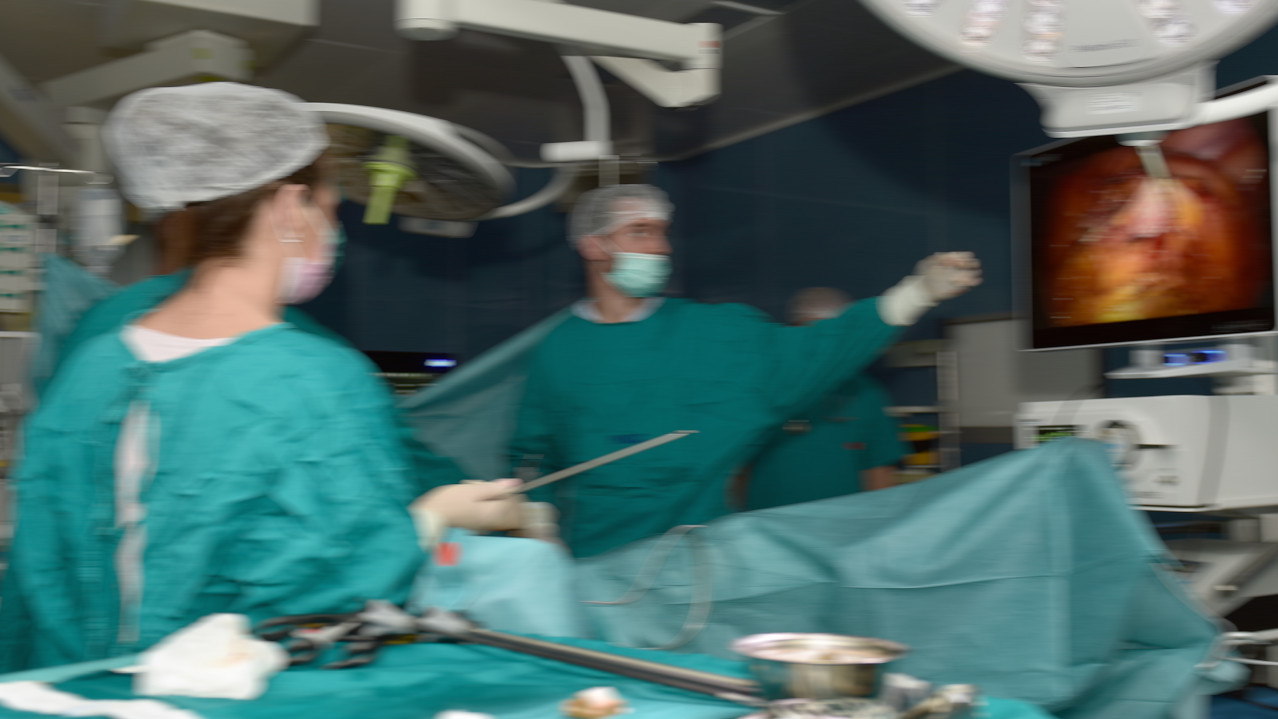 BIZARNOST U CRNOJ GORI: Hirurg izneo deo pokojnika u tegli