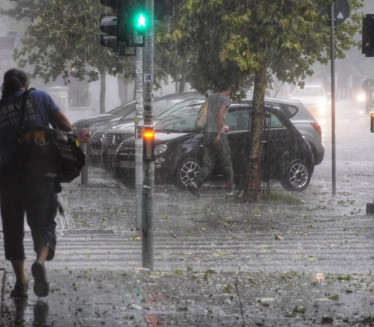НОВЕ ПАДАВИНЕ: РХМЗ најавио кишу у овим деловима наше земље