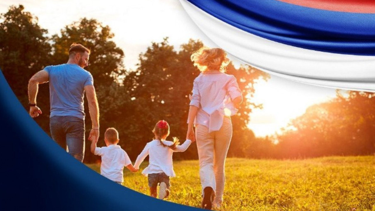 PRIJAVLJENO 500.000 DECE: Veliki odziv za novu državnu pomoć