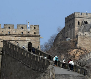 Bagerom prokopali Kineski zid i napravili prečicu do posla