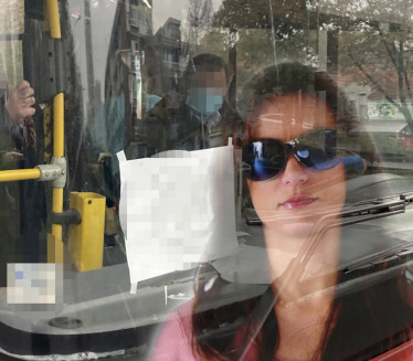 СКАНДАЛ У СРБИЈИ: Возач аутобуса истерао слепу жену - 2 пута