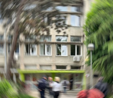 ДЕО ПЛАФОНА ПАО НА УЧЕНИЦЕ: Ужас у Лесковцу