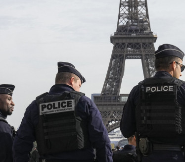 УЖАС У ПАРИЗУ: Упуцана двојица полицајаца