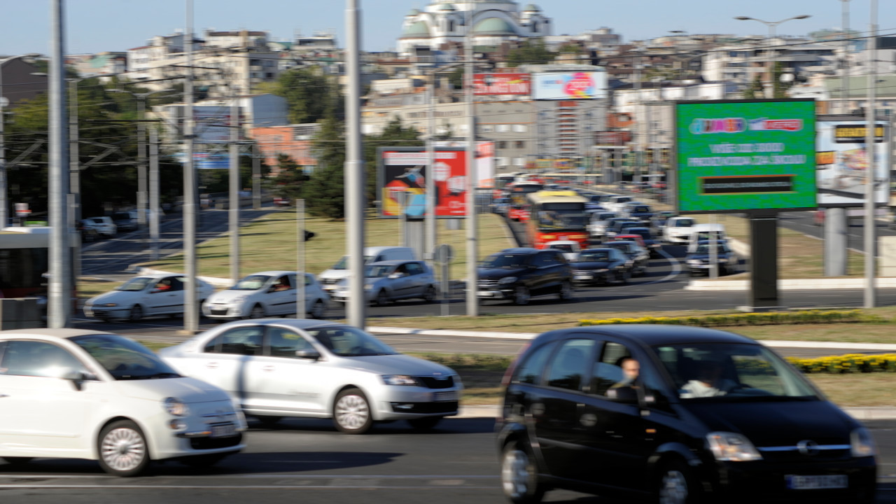 KOLAPS U CENTRU GRADA: Zakrčena Takovska, trola se poprečila