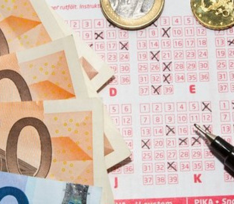 После 6 месеци нашао тикет у џепу и схватио да је МИЛИОНЕР