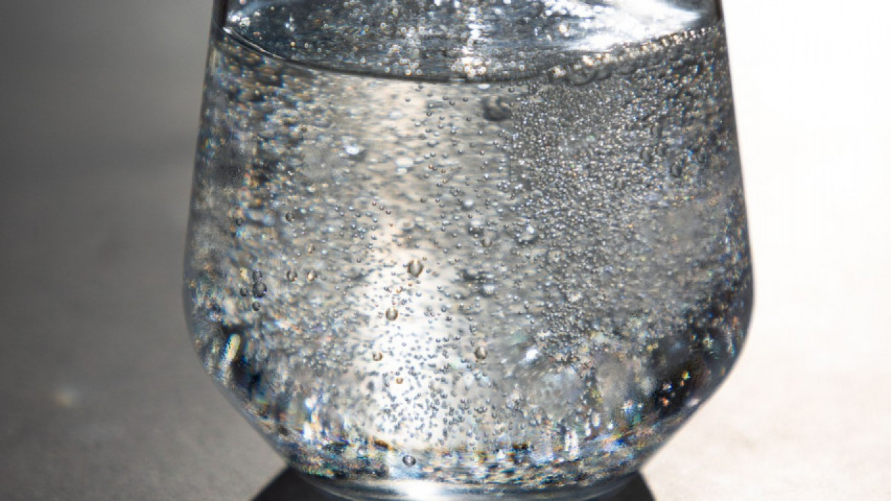 МНОГИМА НЕПОЗНАТО: Како газирана вода утиче на организам