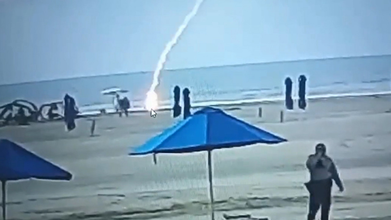 (УЗНЕМИРУЈУЋИ СНИМАК) Гром убио жену (34) у Колумбији