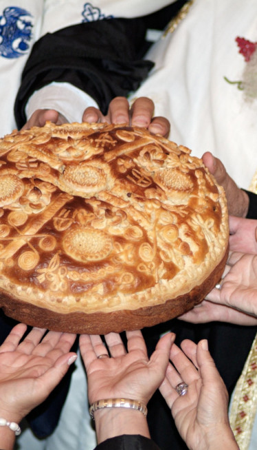 ГОСТИ ЋЕ СЕ ОДУШЕВИТИ: Најбољи рецепт за посни славски колач