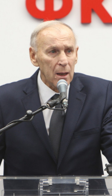 Џајина жена се онесвестила на скупу: "Одвезена је у болницу"