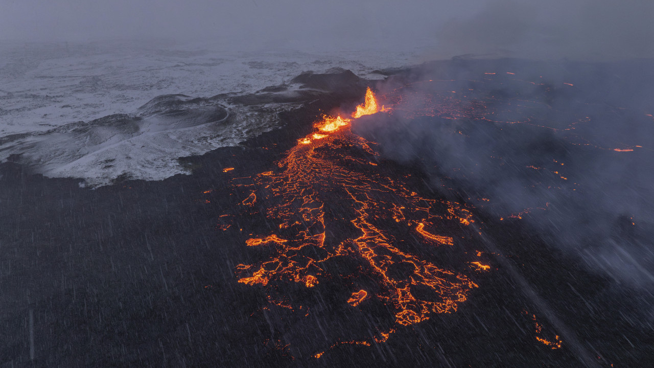 UGROŽEN ČITAV GRAD: Nova erupcija vulkana na Islandu