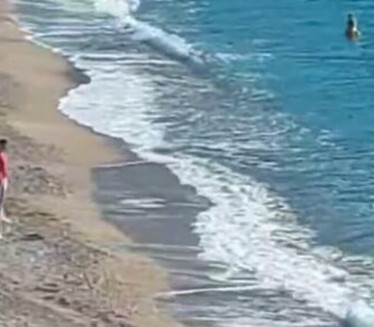 KAZNITI IH SA 500 EVRA: Hit snimci sa plaža u Crnoj Gori