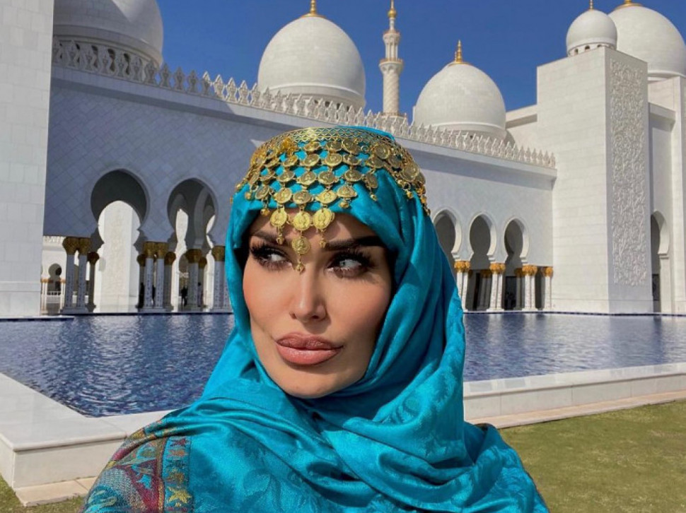 IZGLEDA KAO ARAPSKA PRINCEZA: Prepoznajete li našu pevačicu? (FOTO)