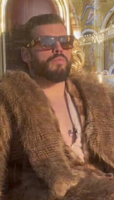 КРАЈ ЈЕДНЕ ЕРЕ: Адам Адактар престаје да ради обрве