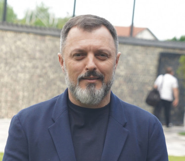 "DOBIO SAM PO REBRIMA": Radin brat dobijao pretnje