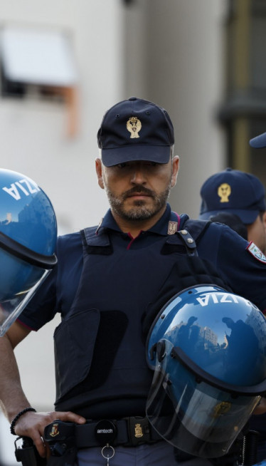 SRBIN DIVLJAO U ITALIJI: Lomio po bolnici pa povredio osoblje