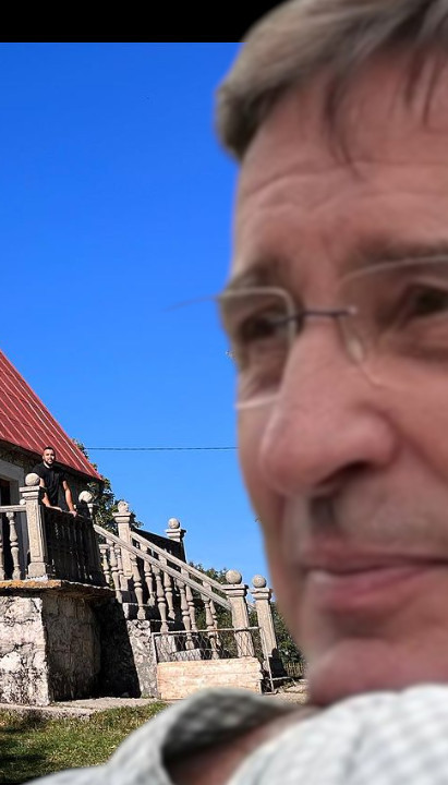 POKAZAO KUĆU GDE JE ODRASTAO: Poreklo Jovana Memedovića