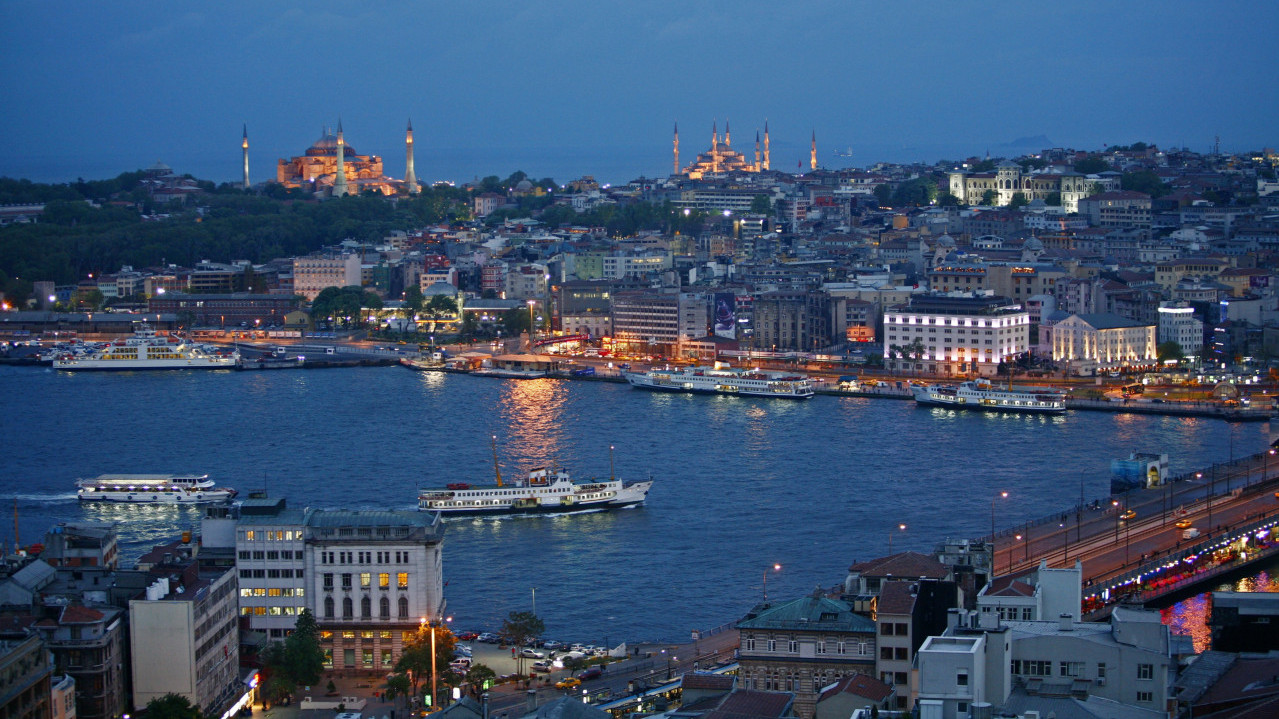 БОМБАШКИ НАПАД У ИСТАНБУЛУ: Има доста повређених (ВИДЕО)