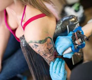 TO IH POSEBNO PALI: Muške tetovaže koje MAME SUPROTAN POL