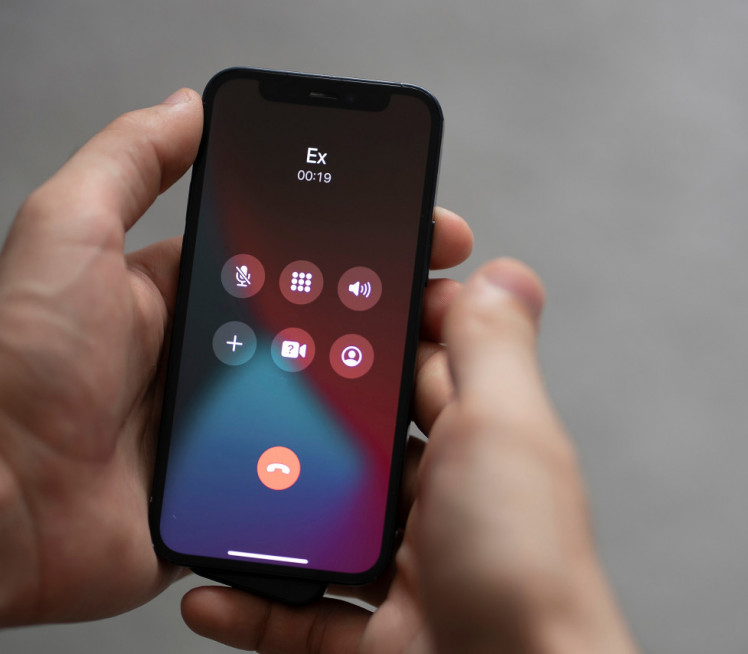 SLANA VODA JE SPAS Ogrebotine nestaju sa telefona OČAS POSLA