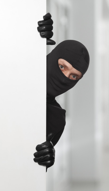 FILMSKA PLJAČKA NA PALILULI: Lopov odneo 250.000 EVRA!