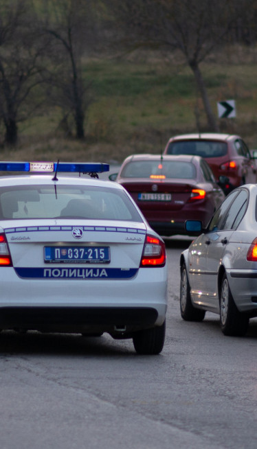 DETE(3) HITNO PREVEZENO ZA BG: Devojčica udarena na pešačkom