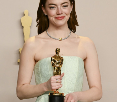 "KAO DA JE PROMENILA RASU"Oskarovka šokirala svojim izgledom