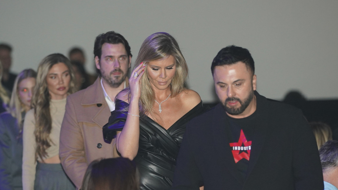 КО ЈЕ МЕЛИНИН ВЕРЕНИК 25 лета старији, живи у чистом луксузу