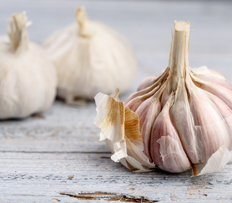 Осам ствари које се дешавају у организму кад једемо бели лук