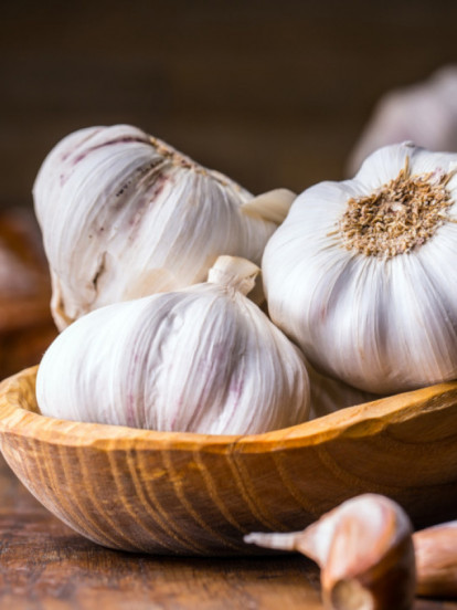Осам ствари које се дешавају у организму кад једемо бели лук