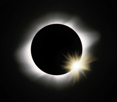 БИЋЕ ВИДЉИВО И КОД НАС: У недељу потпуно помрачење Месеца