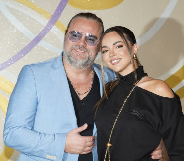 "Не виђам ћерку - али поносан сам на њу"