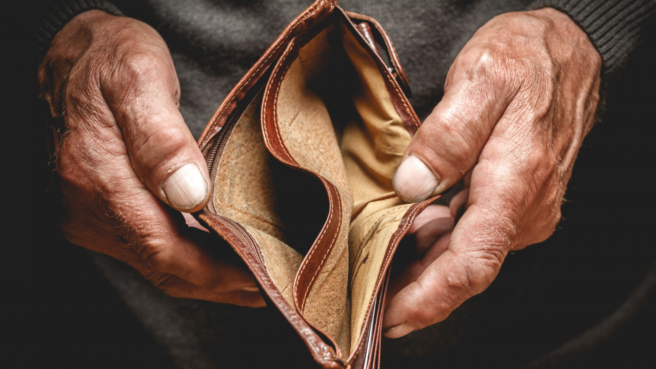 IMAJU RUPU U NOVČANIKU: Ova 3 znaka su najgora s novcem