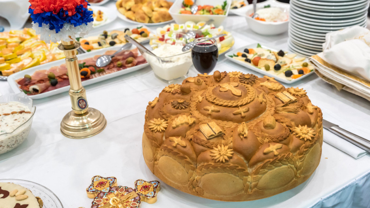 SVAKI UKRAS NOSI ZNAČENJE Kako treba da izgleda slavski kolač