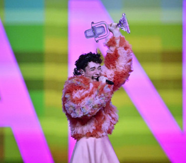 SKANDAL Pobednik Evrosonga vratio trofej "Ženevo evo vam ga"