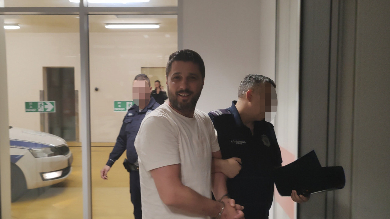 ТРУДНА ЖЕНА НАСРНУЛА НА ЊЕГА: Марка напала комшиница