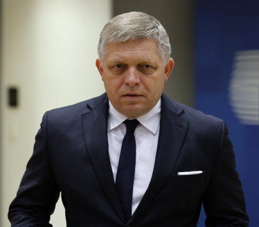 ВИШЕ НИЈЕ У ОПАСНОСТИ: Стање премијера Словачке и даље тешко