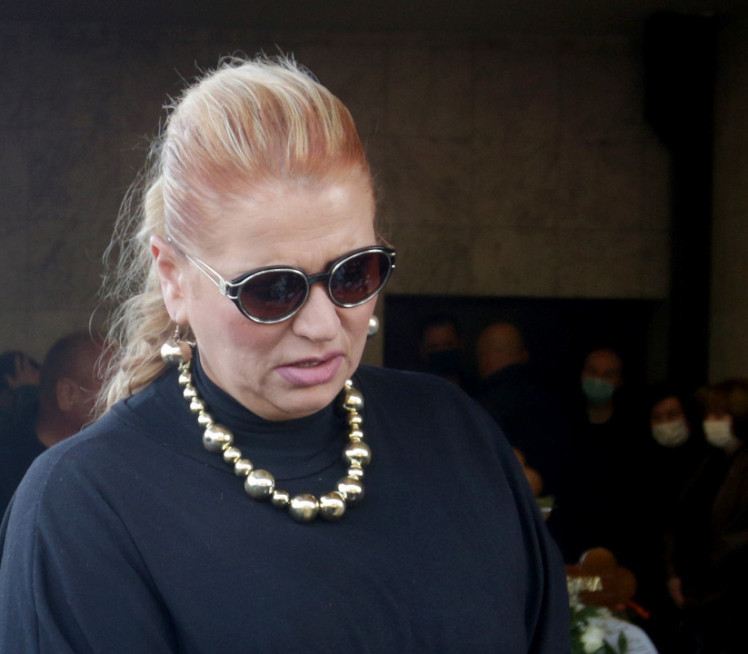 "МАЈКА ЈЕ САХРАНИЛА ТРОЈЕ ДЕЦЕ, ЧУВАЛА ЈЕ ПЛЕТЕНИЦУ ЋЕРКЕ"