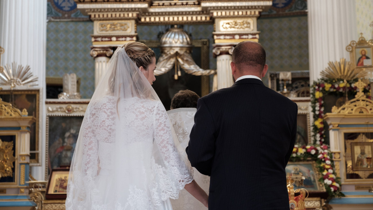 Sveštenik joj dao blagoslov da se uda za brata - evo zašto