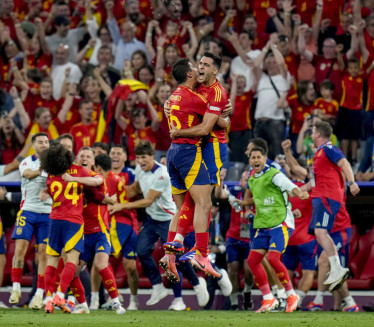 БИЗАРНО: Редар повредио капитена Шпаније - упитан за финале?