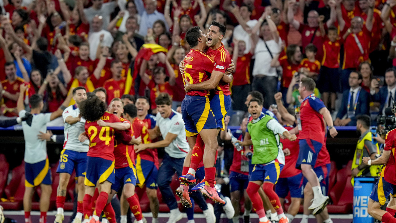 БИЗАРНО: Редар повредио капитена Шпаније - упитан за финале?