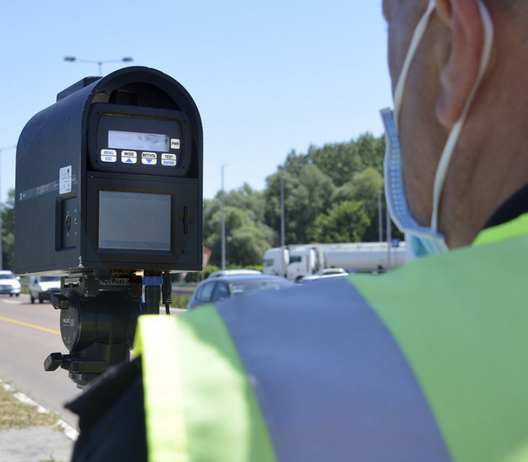 ДИВЉАО БМW-ОМ: Возио 230 на сат