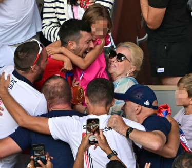 Novak je prvo zagrlio svoju ćerku Taru