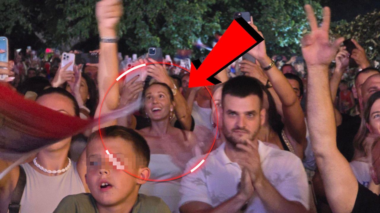 DOK JE NOLE NA BALKONU: Jeca u prvom redu!