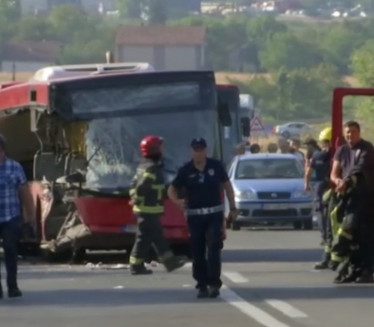 18 LJUDI U URGENTNOM, DVOJE KRITIČNO: Detalji nesreće kod Umke