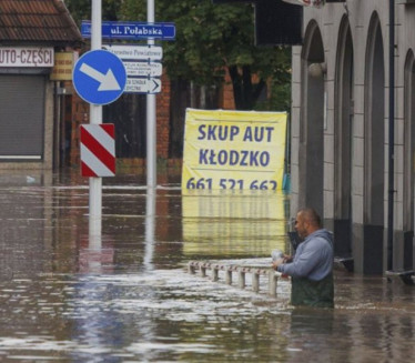 EVAKUACIJA: Poplavni talas ide ka ovom evropskom gradu