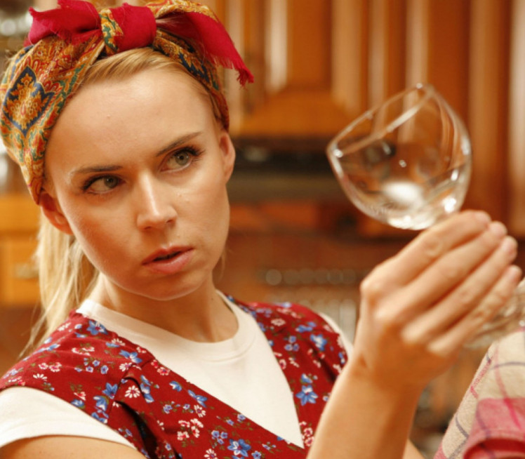 РЕШИТЕ СЕ ЗАМАГЉЕНОСТИ Како да стаклене чаше поново блистају