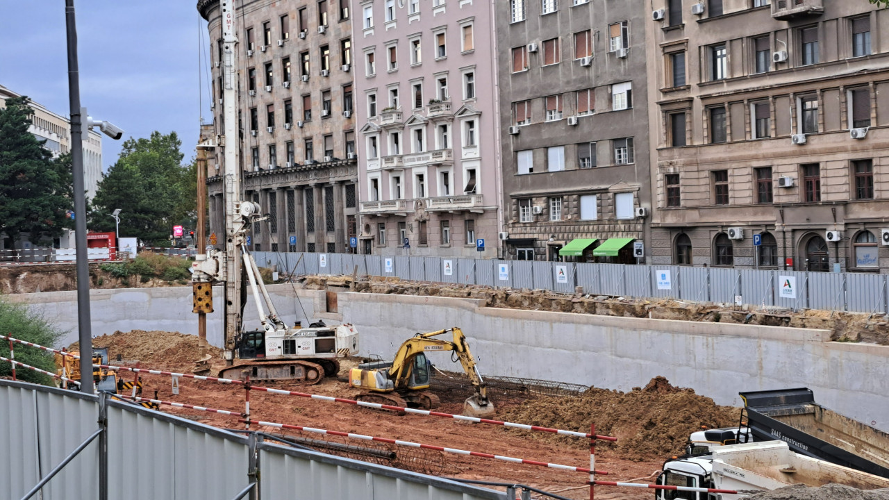 ОПСАДНО СТАЊЕ У ЦЕНТРУ БГ: Уклањања се бомба из I св. рата