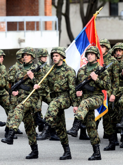 NA NEODREĐENO: Stalni posao za 10.000 srpskih vojnika