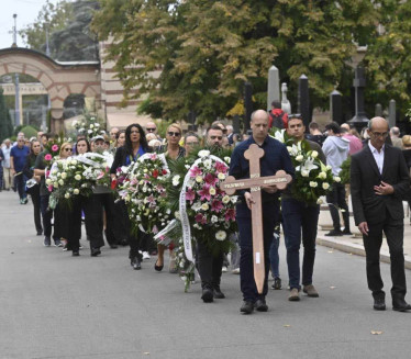 SAHRANJENA RADMILA ŽIVKOVIĆ: "Toliko godina druženja i ljubavi"