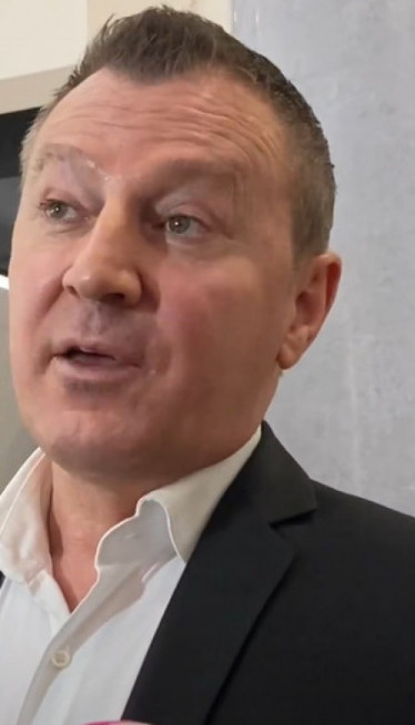 "NISAM GA VIDEO SA FAMILIJOM": Komšije žestoko o pevaču